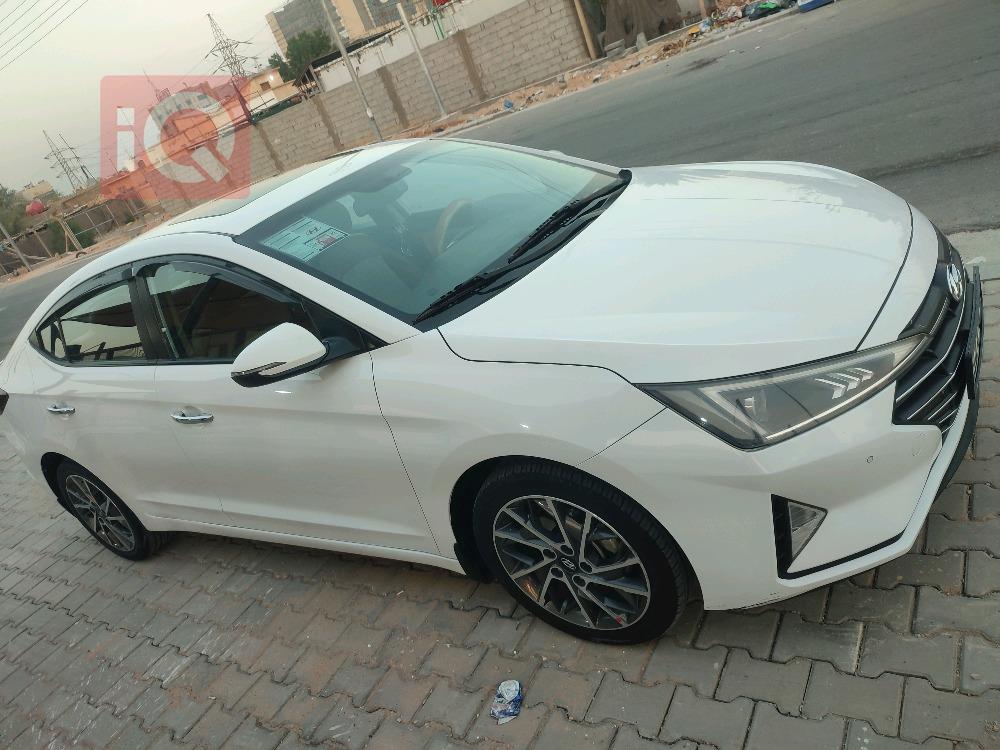 هیوندای ئەلەنترا